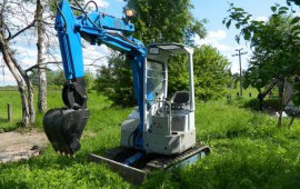 KOMATSU PC28UU