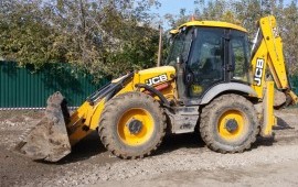 Аренда экскаватора погрузчика JCB-4CX в Москве и МО