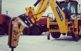 Аренда экскаватора погрузчика с гидромолотом JCB 3CX