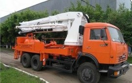 АВТОБЕТОНОНАСОС для подачи бетона при заливке
