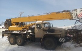 Автокран урал 25т
