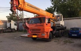 Автокран 25 тонн 22 и 31 метр+гусек(40м)