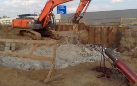 Экскаватор с гидромолотом*гидроножницами