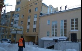 Уборка и вывоз снега (с крыш,территории). Безн/нал