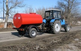 Доставка воды бочкой, трактором
