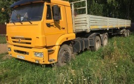 Перевозка на полуприцепе грузов услуги длинномер