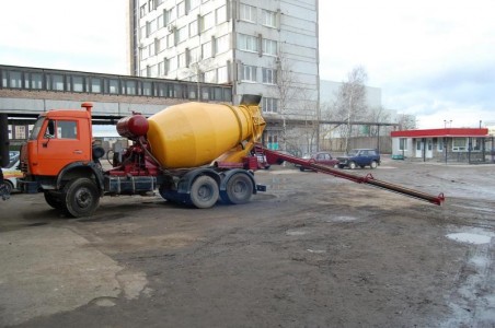Мини бетоновоз HOWO ZZ1317N3261 в Шатках