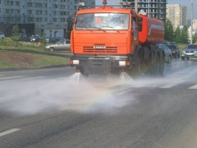 Мытье дорог поливомоечной машиной BEAM A12000 в Кобринском