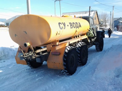 Доставка воды в бассейны