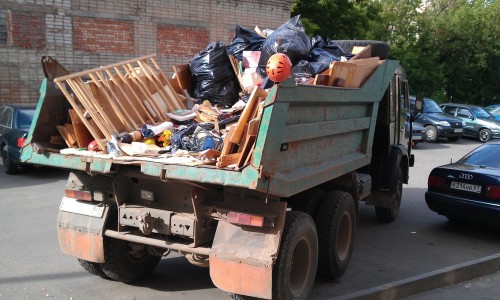 Вывоз мусора в Любытино