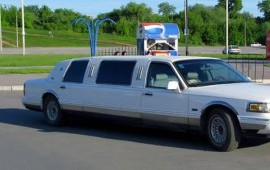 LINCOLN TOWN CAR