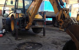 Экскаватор погрузчик JCB