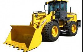 Фронтальный погрузчик XCMG LW300 с захватом для леса.