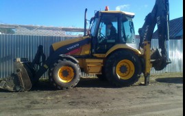 Экскаватор-погрузчик Volvo bl71