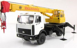 Авто кран МАЗ 14 тон