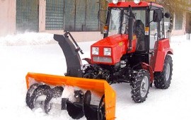 Мтз 320.4 с щеткой , отвалом и шнекороторной установкой