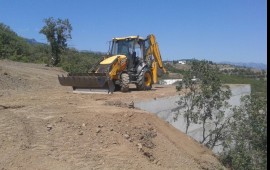 "Аренда экскаватора погрузчика JCB-3CX в Алуште