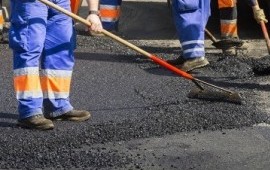 Работы по укладке асфальта