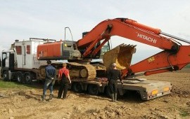 Экскаватор гусеничный с гидромолотом, погрузчик