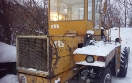 Продаю фронтальный погрузчик UN-053