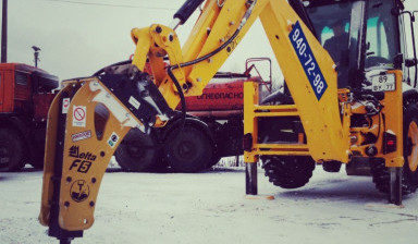 Аренда экскаватора погрузчика с гидромолотом JCB 3CX