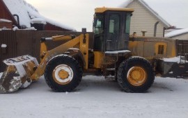 Услуги фронтального погрузчика LW300F
