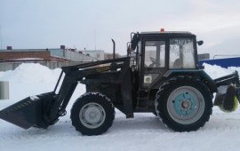 Мтз82+щетка и юмз отвал+дорожная щетка