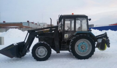 Мтз82+щетка и юмз отвал+дорожная щетка
