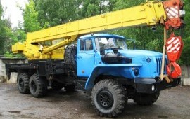 Автокран Урал