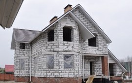 Строительная бригада построит дом