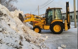 Экскаваторы-погрузчики марки KOMATSU, JCB.