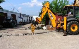 Аренда экскаватора погрузчика JCB с молотом