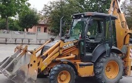 Экскаватор-погрузчик Case 580SR
