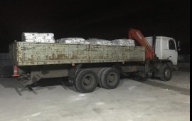 Бортовой манипулятор грузоперевозки