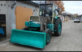 Бульдозер ЮМЗ-6 с отвалом