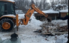 Демонтаж (снос) старых деревянных построек