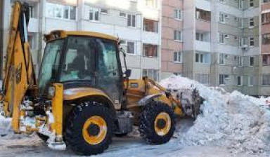 Уборка  снега тракторами и вручную