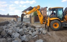 Услуги погрузчика-экскаватора JCB 3CX с гидромолотом
