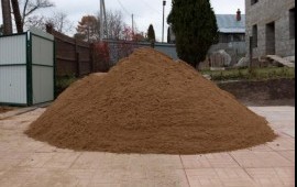 Песок речной и карьерный щебень