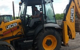Буроям, ямобур на базе экскаватора- погрузчика JCB