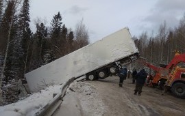 Грузовой эвакуатор услуги 8 (391)2-515-708 заказ