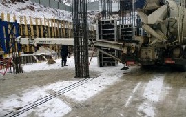 Автобетоносмеситель с транспортерной лентой