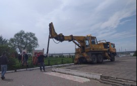 Услуги ямобура- вездехода. Монтаж винтовых свай.
