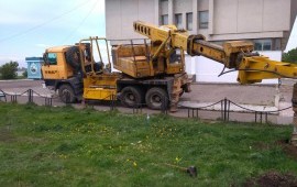 Аренда ямобура. Монтаж винтовых свай.