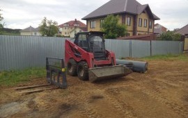 Аренда мини-погрузчика. Паллетные вилы, снегоротор
