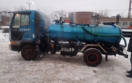 Откачка выгребных ям, услуги устранения засоров.