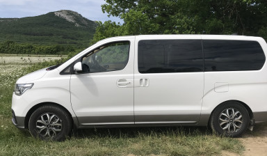 Комфортабельные перевозки по Крыму Hundai H1