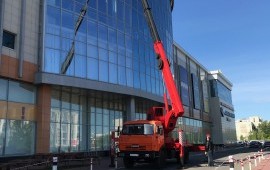 АГП 28 и 35 метров. Техника своя, все на фото.