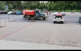 Аренда водовоза с щеткой и водой на базе коммуналь