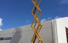 Сдается в аренду ножничный подъемник